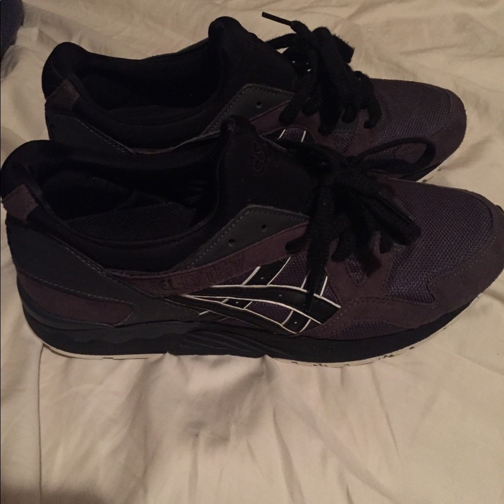 Men’s asics sneakers